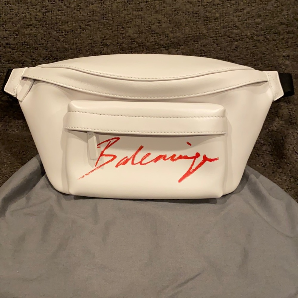 Balenciaga Script Everyday Beltbag